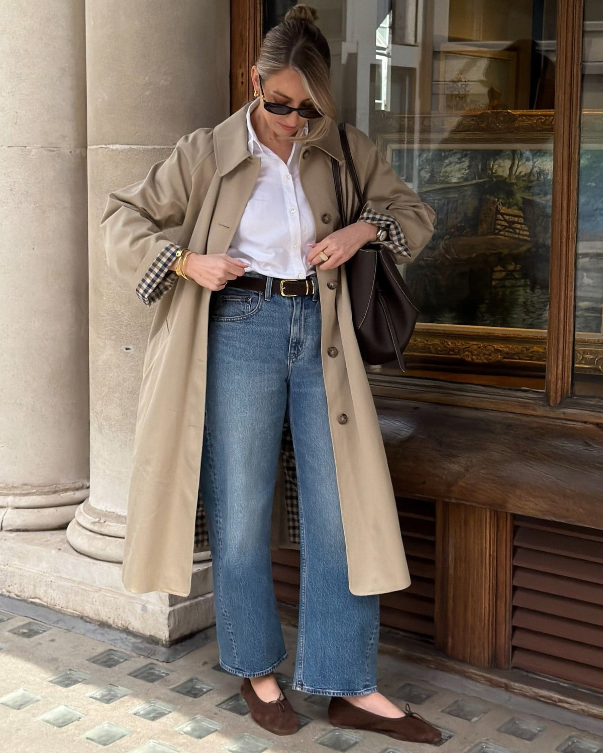 Ingrid Check-Collar Trench Coat in beige – styled look