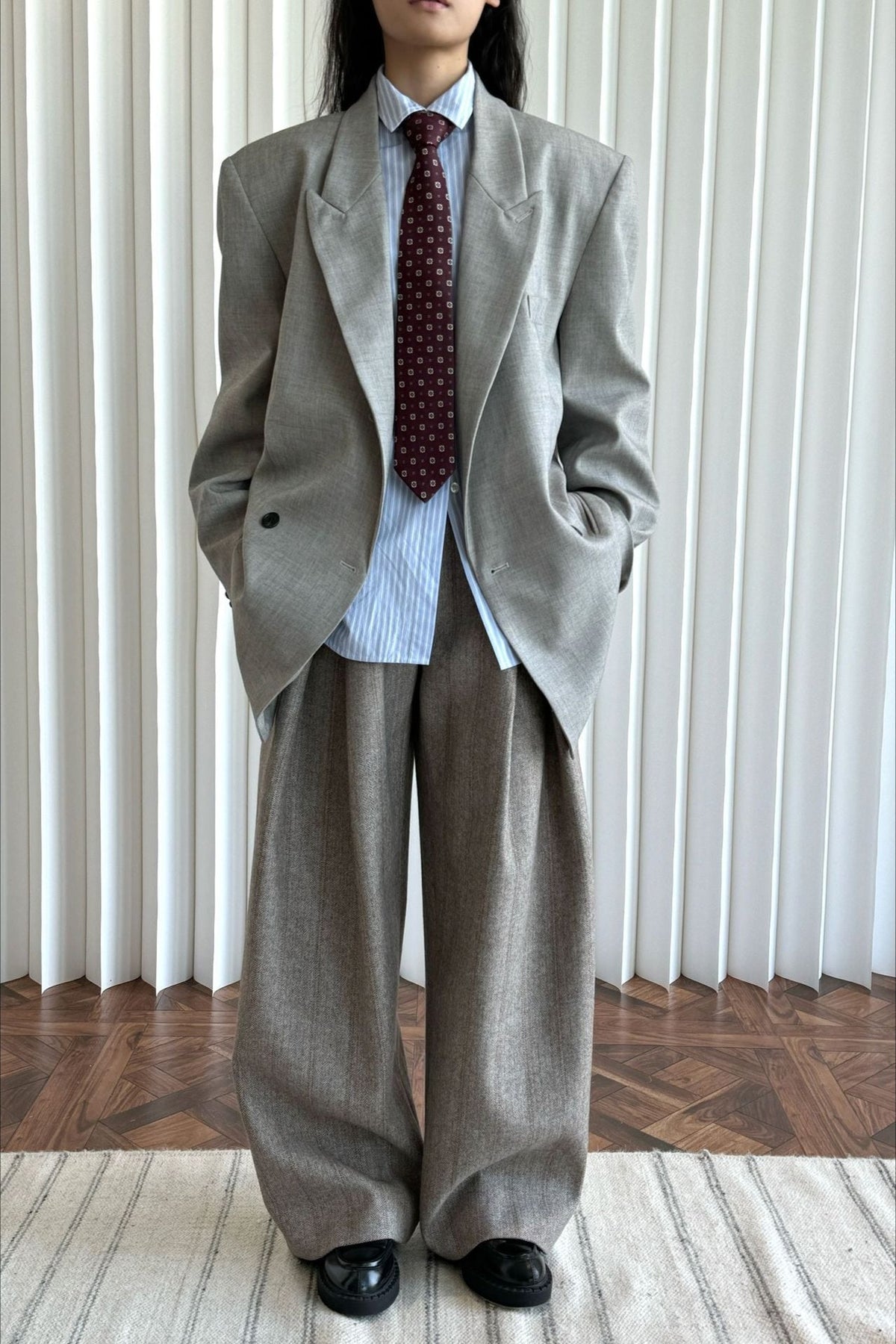 Akira blazer med markerte skuldre