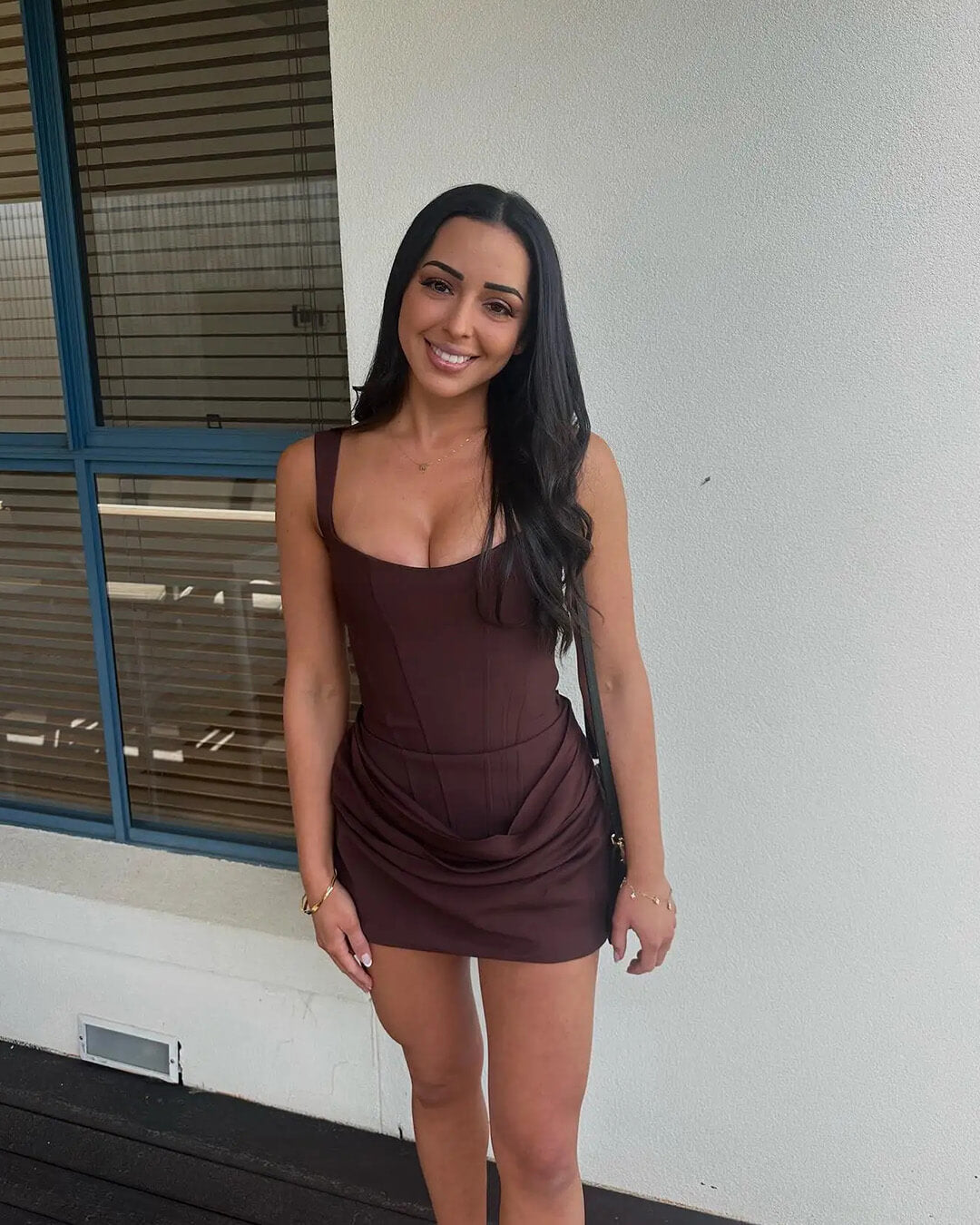 Amy ermeløs minikjole
