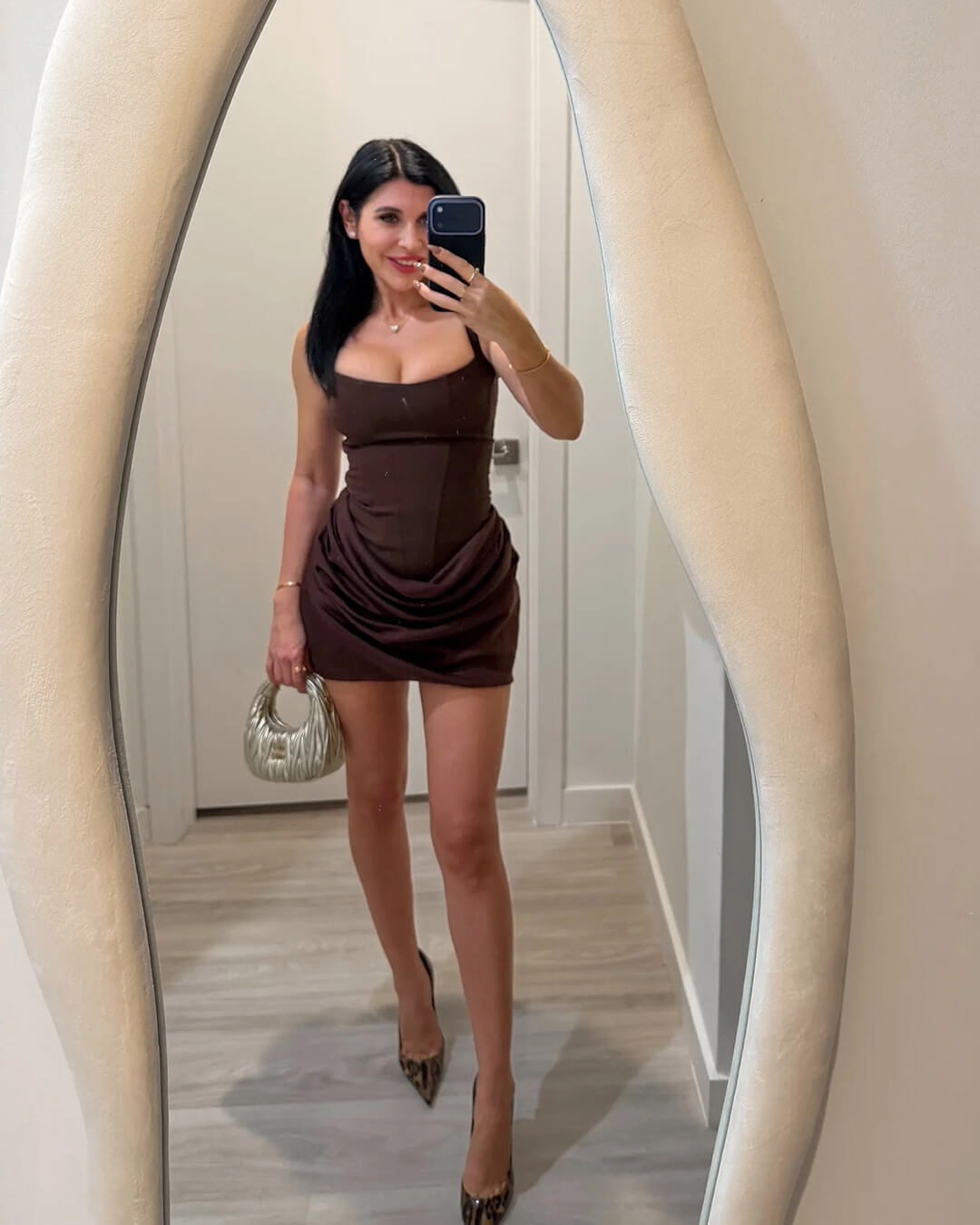 Amy ermeløs minikjole