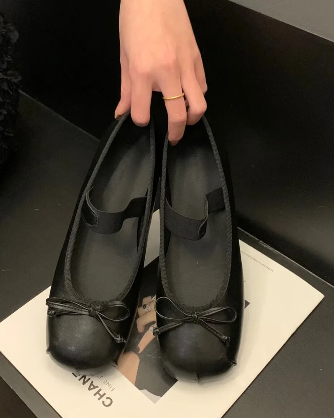 Angela ballerinasko i skinnlook med sløyfe