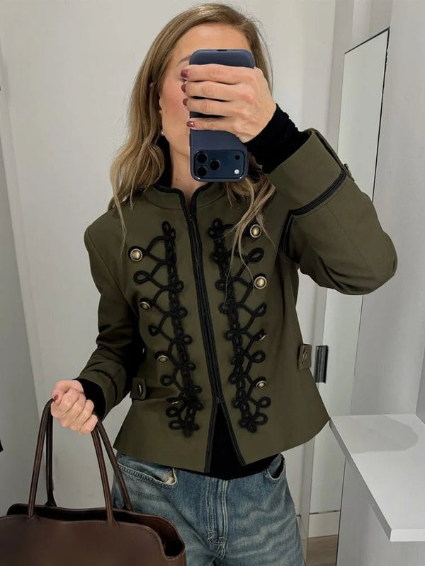 Napoleon-jakke med beltespenne og tauknute fra Becky