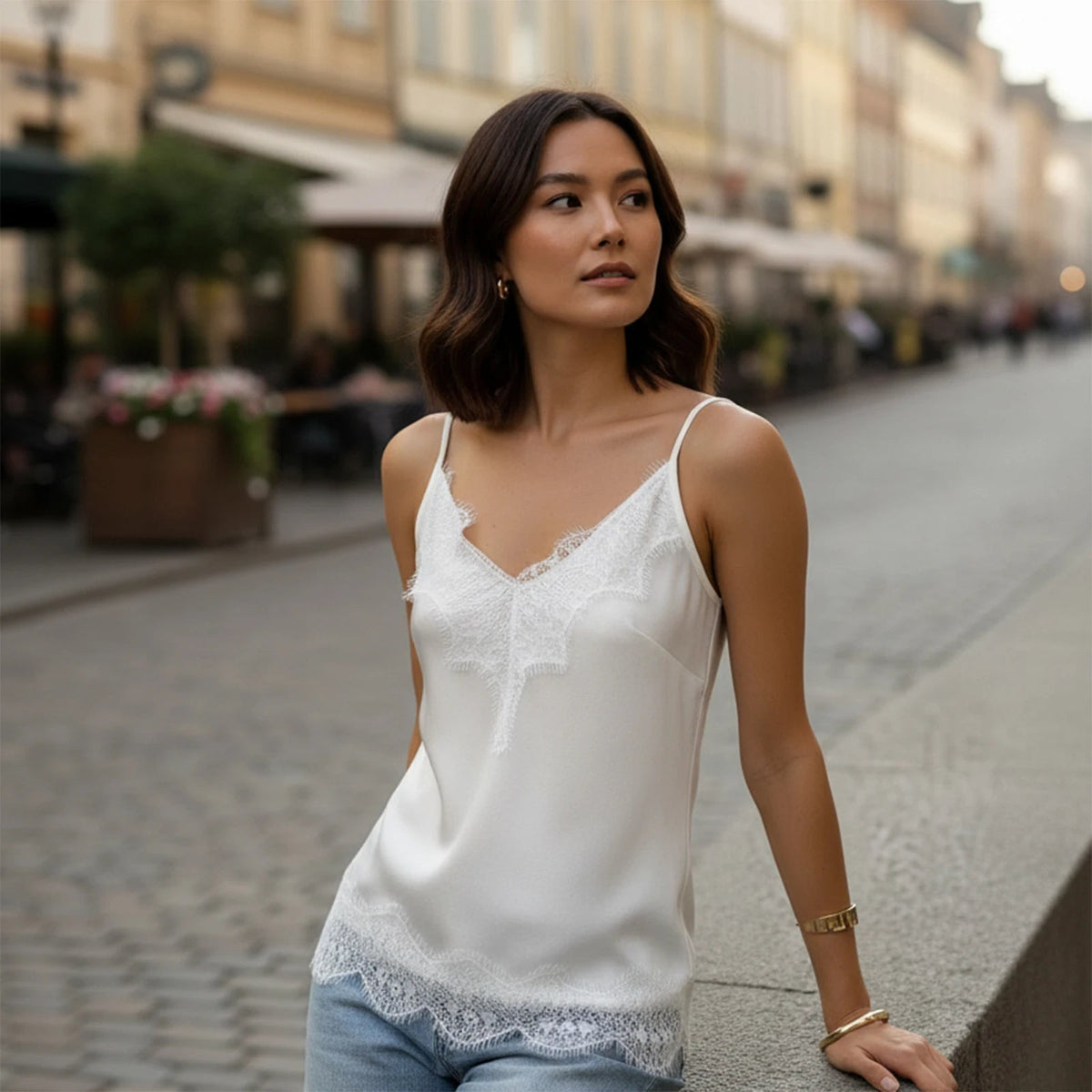 Bianca satengtopp med camisole-snitt