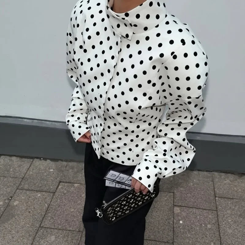 Caryl jakke med ståkrage og prikker