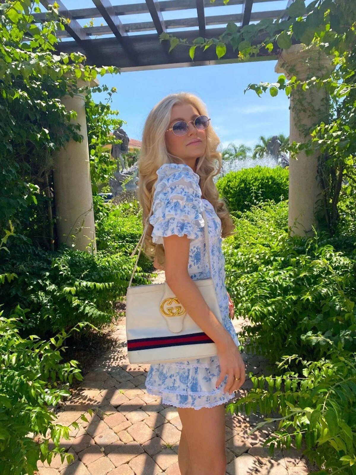 Cathrine kort blomsterkjole med volanger