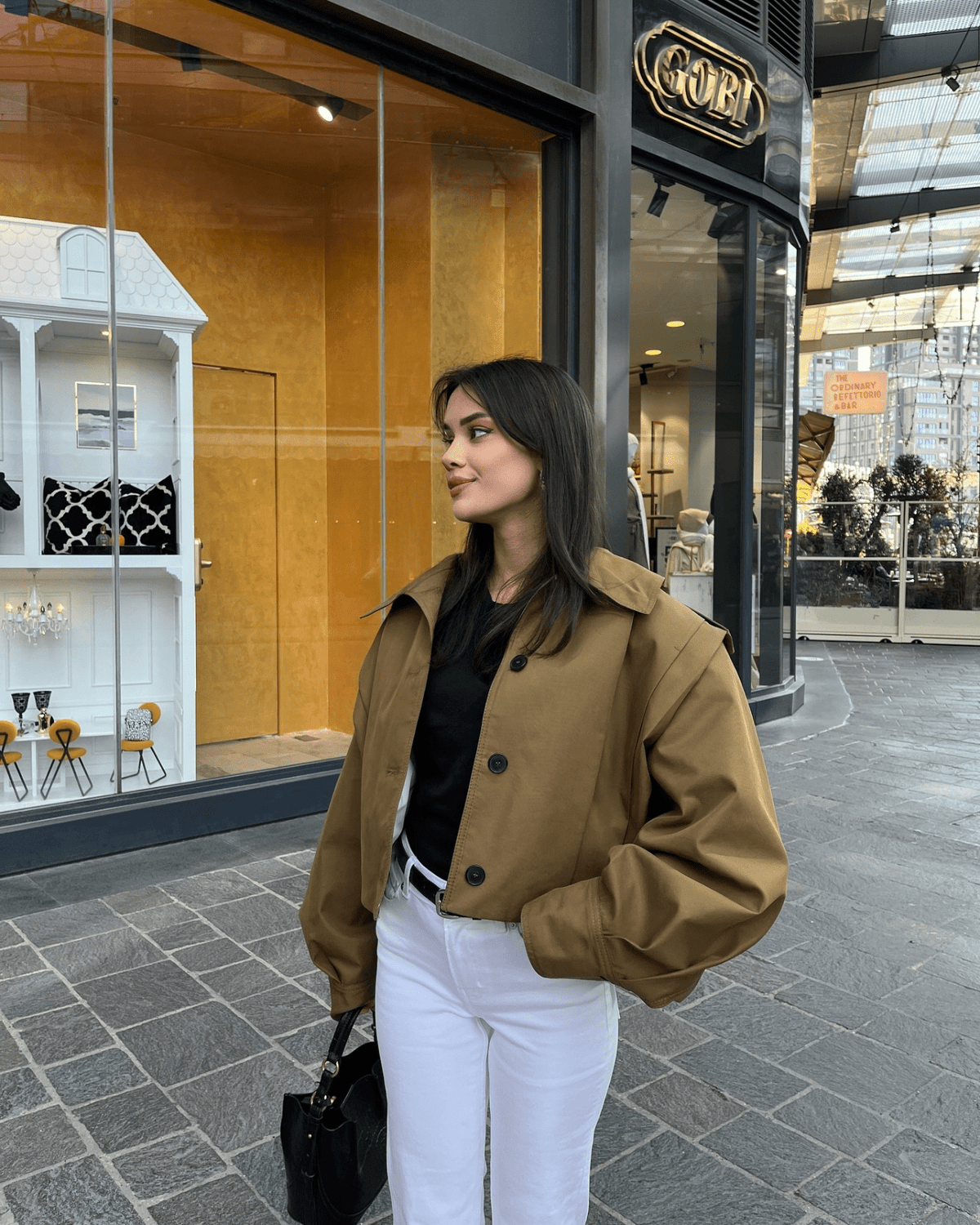 Celia kort jakke med høy krage