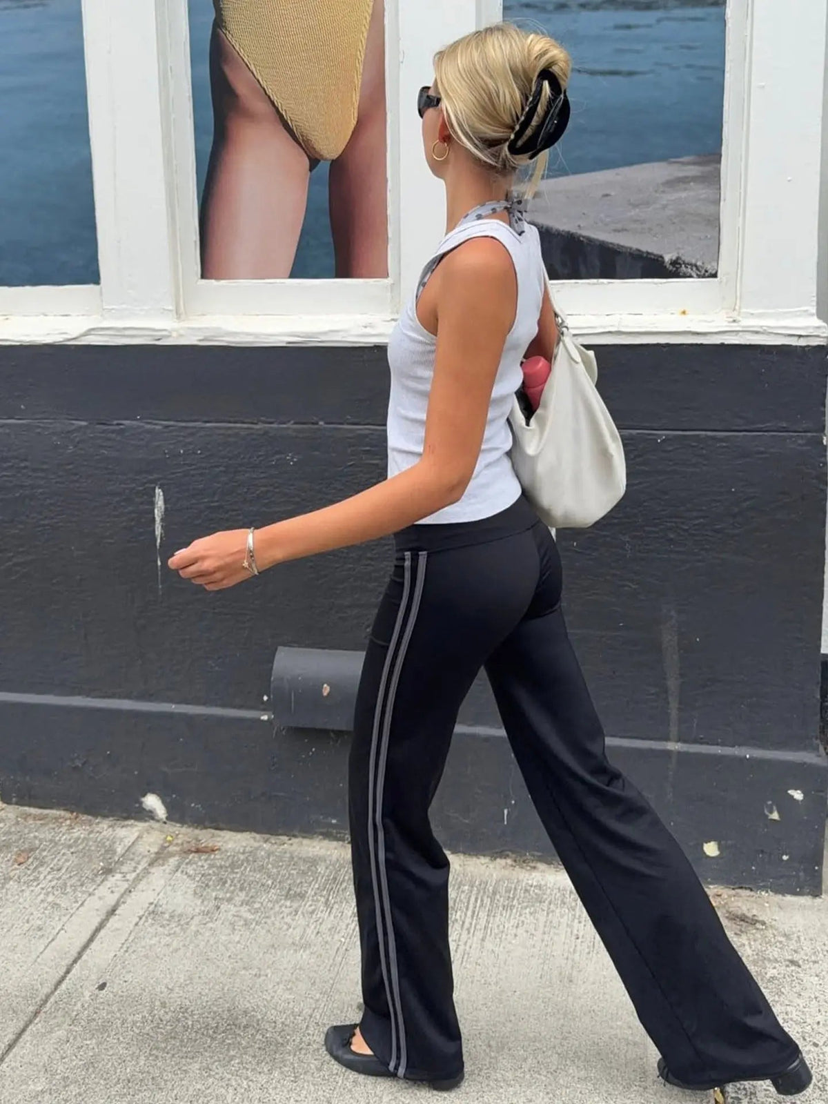 Charis utsvingte yogabukser med lavt liv