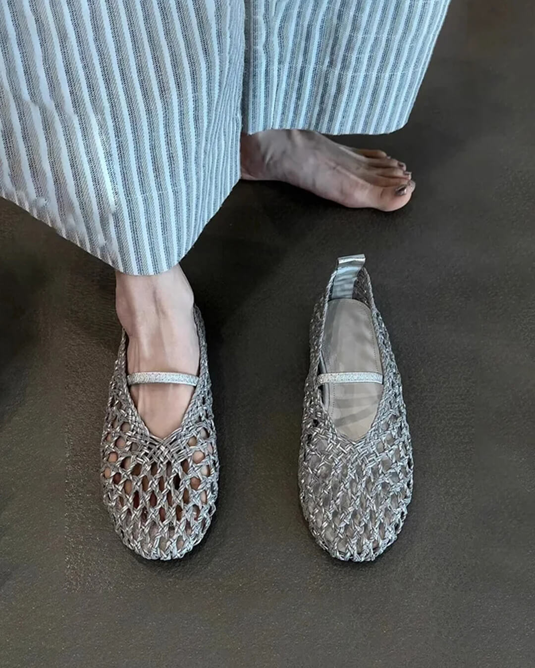 Francesca flate sko med utskårne detaljer og vevd design