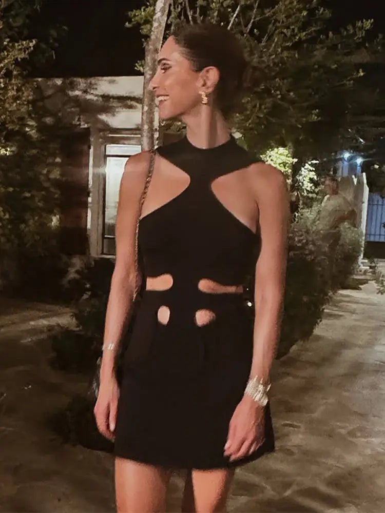 Gisele halterneck-minikjole med bare skuldre