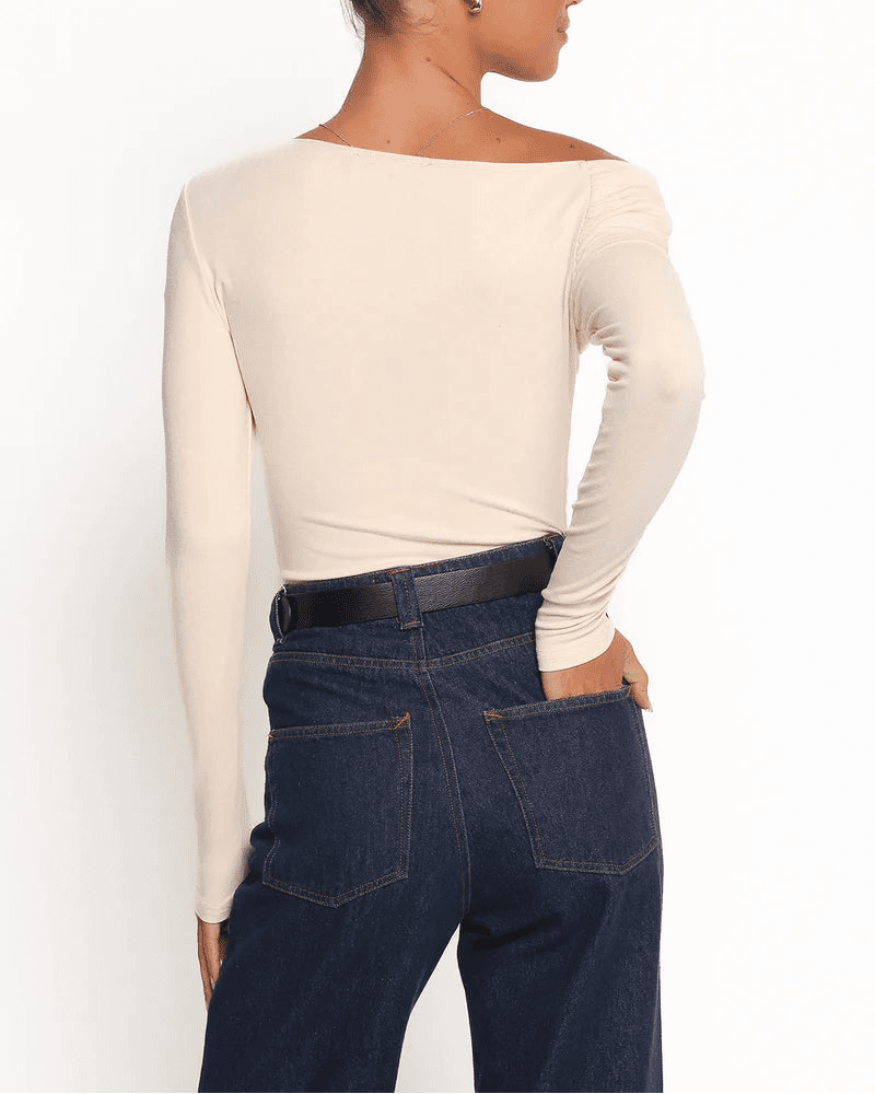 Glenda asymmetrisk topp med bare skuldre