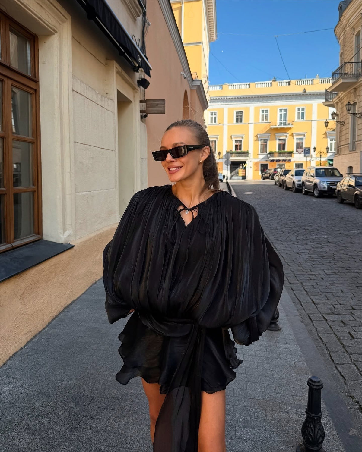 Gwyneth minikjole med blousonfasong