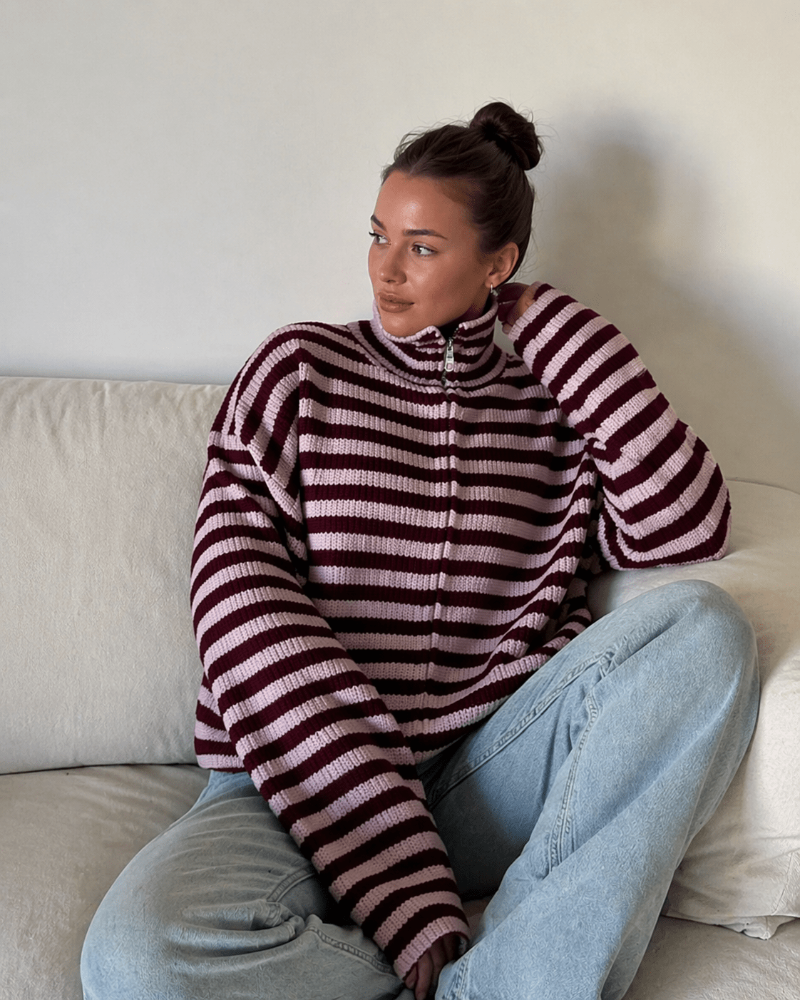 Hanna stripete strikkegenser med høy hals