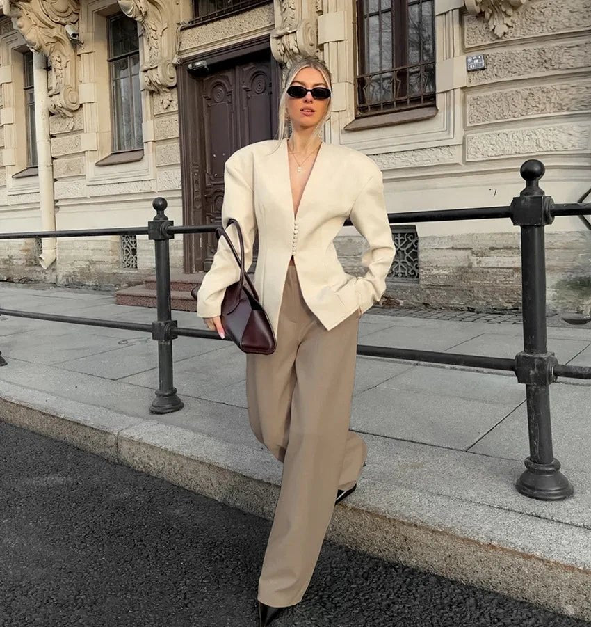 Isadora figursydd blazer med skulderputer