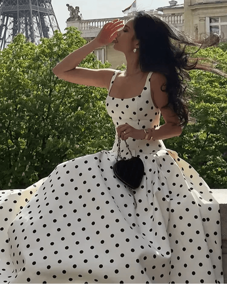 Jasmine midikjole med prikker