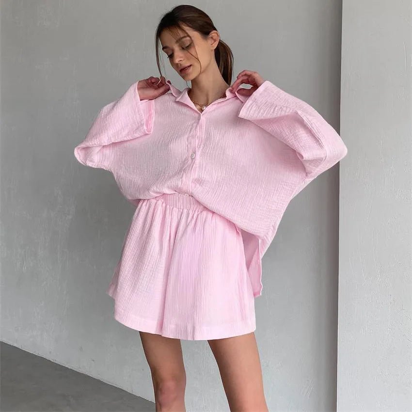 Jenna-sett med løs langermet topp og shorts