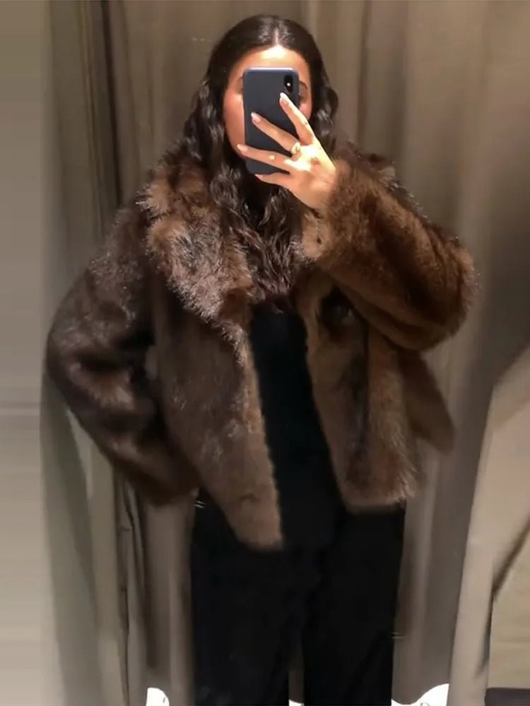 Jenny vendbar skinnjakke i imitert pels