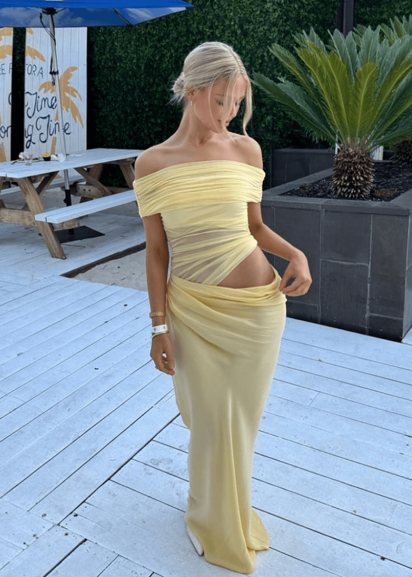Jessa offshoulder maxikjole i mesh