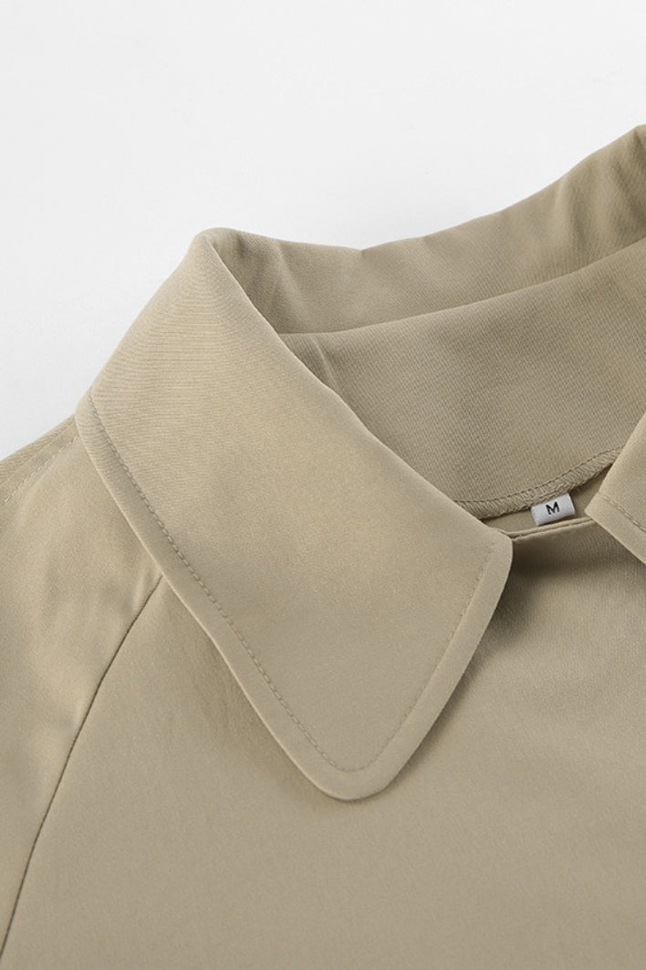 Joanna trenchcoat med belte og omslagsdesign