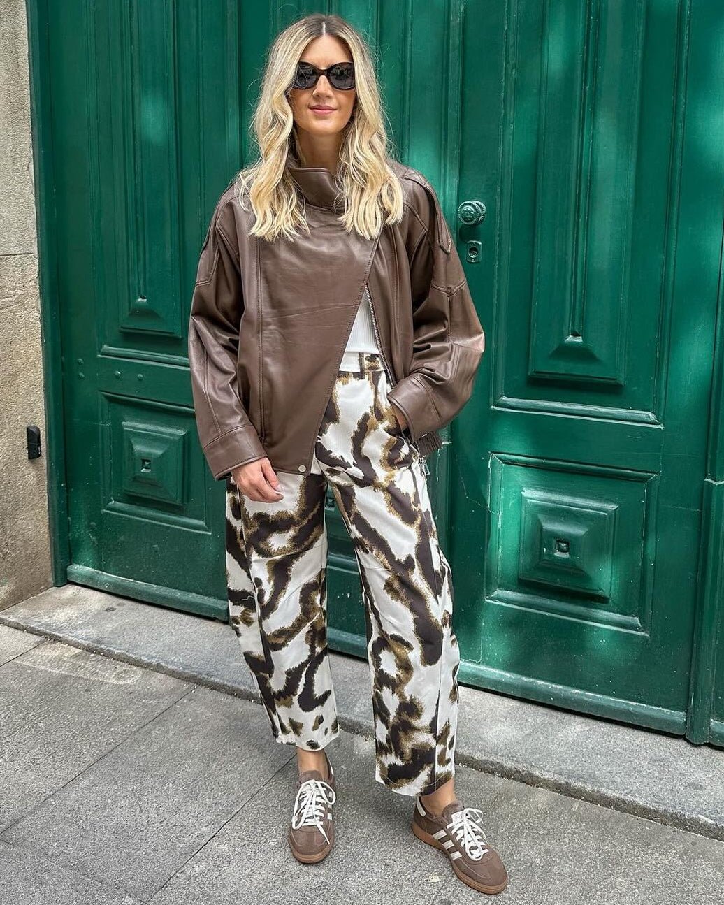 Joyce jakke i imitert skinn med asymmetrisk glidelås