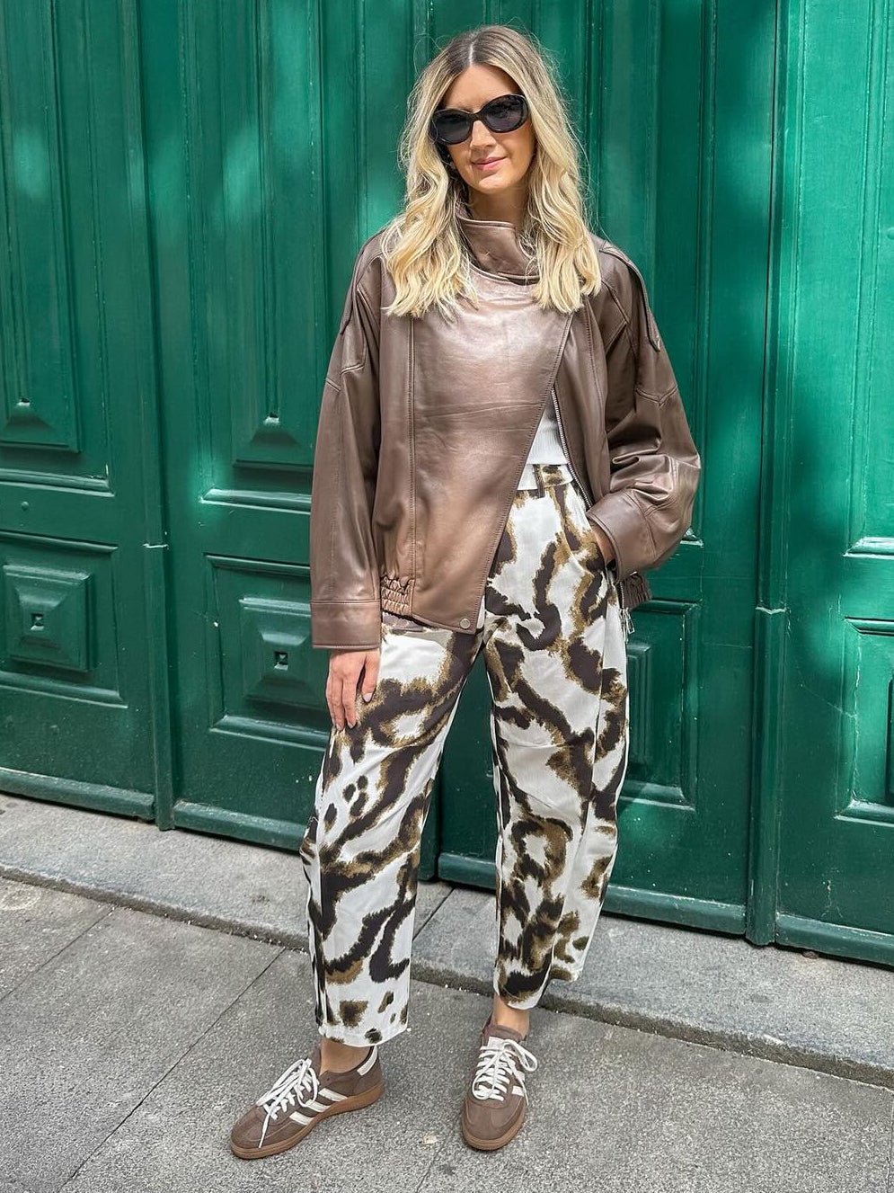 Joyce jakke i imitert skinn med asymmetrisk glidelås