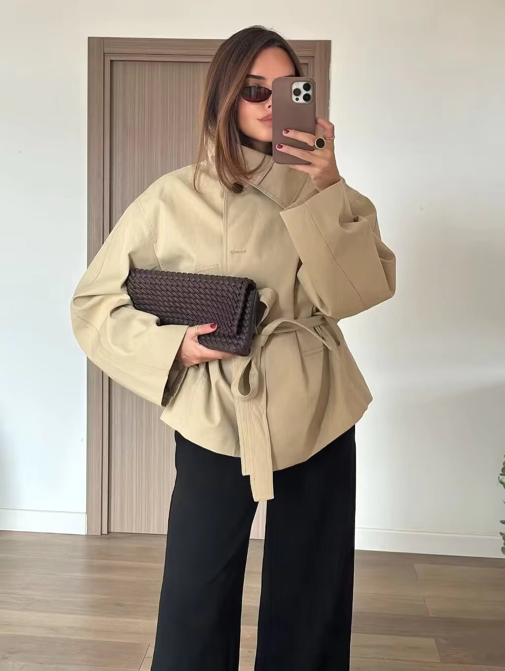 Julie asymmetrisk trenchcoat med belte