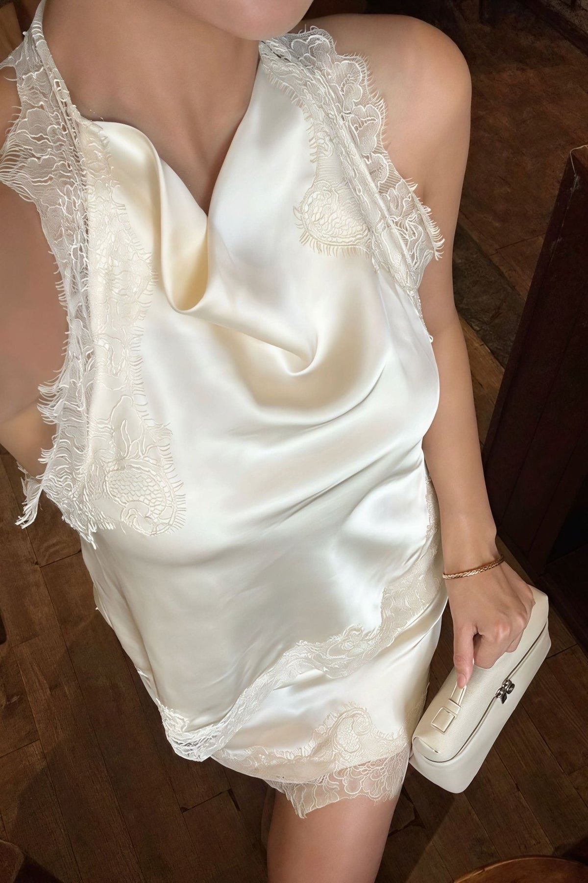 Lena blondet minikjole med halterneck