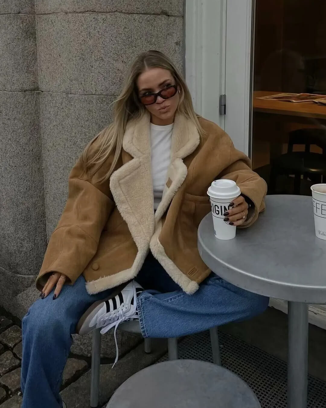 Leona jakke i kunstskinn
