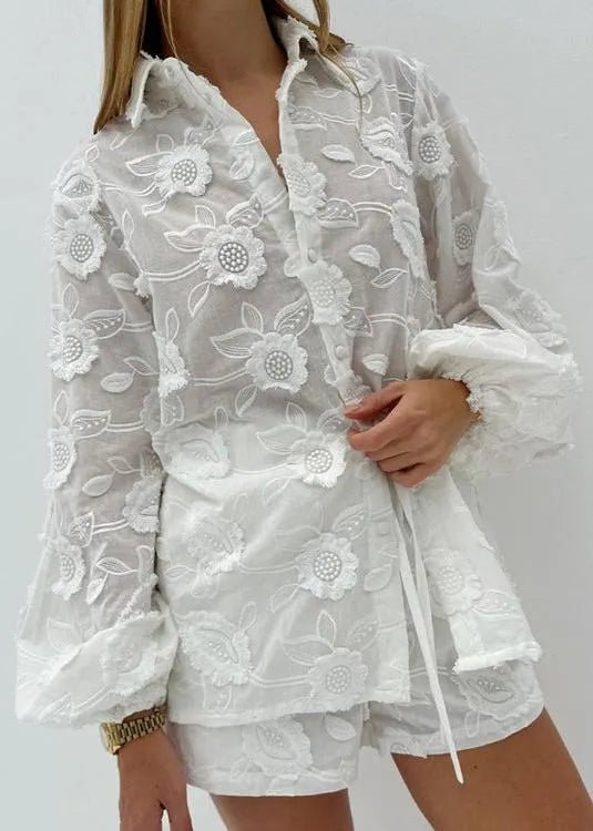 Lily gjennomsiktig brodert skjorte- og shortssett med høyt liv