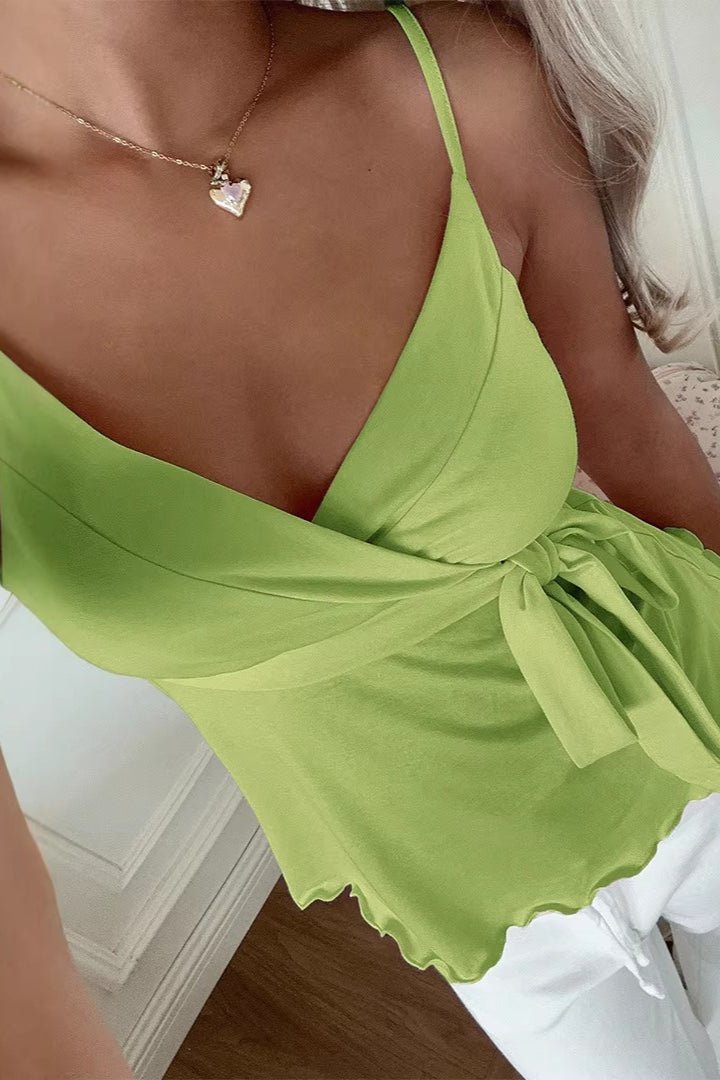 Madalena-camisole-topp med bølget design og V-utringning