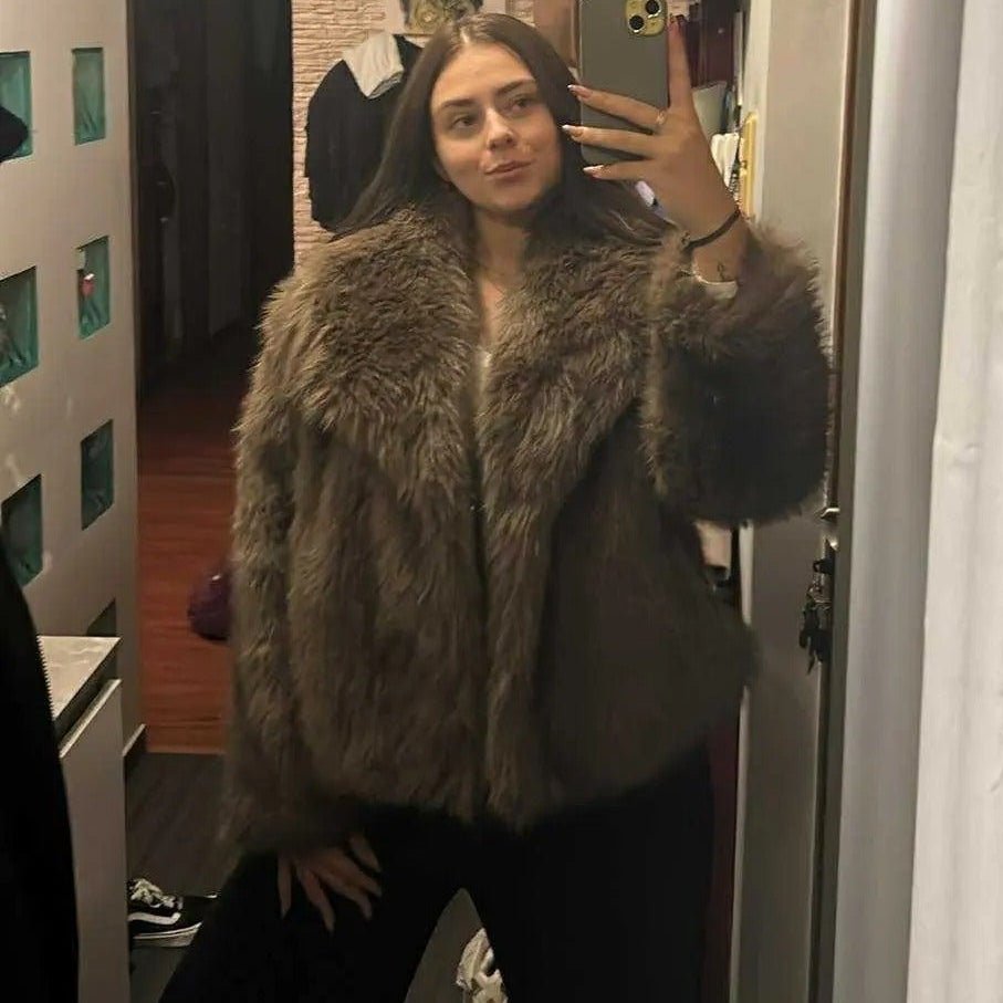 Mandy jakke i imitert pels