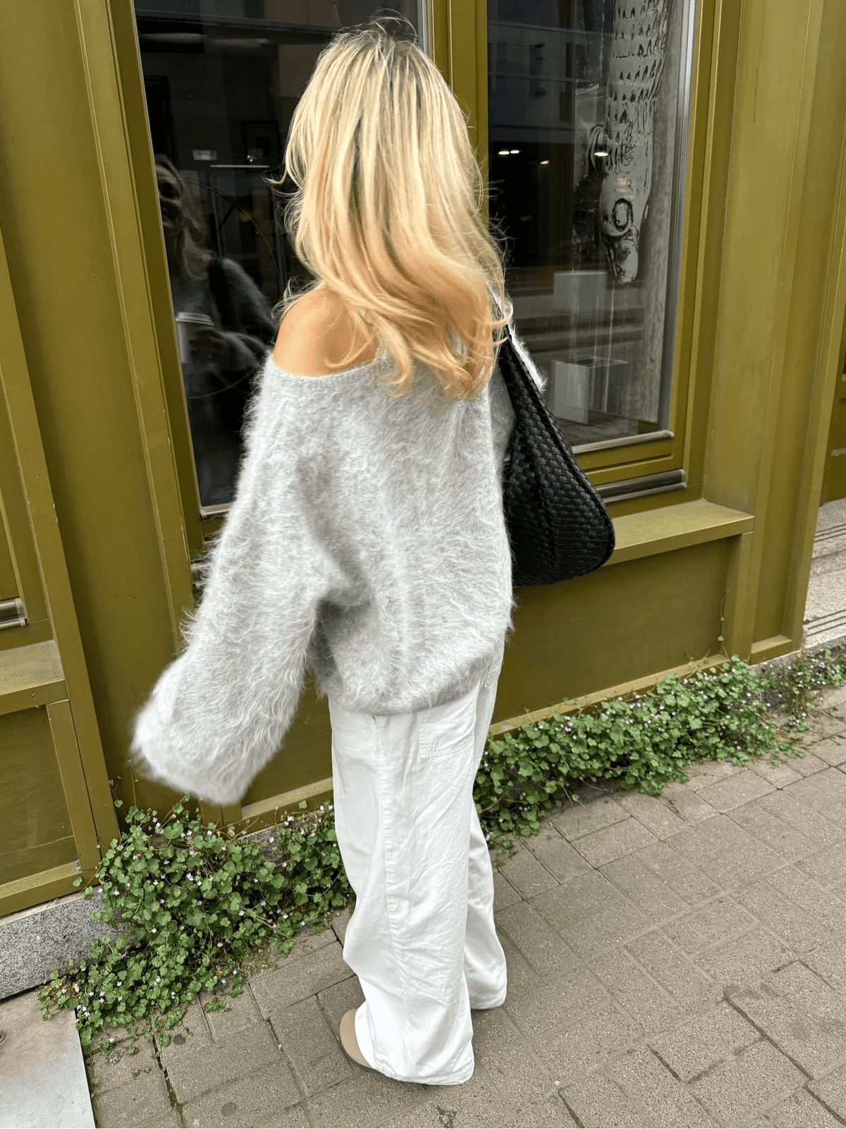 Meryl myk strikket genser med bare skuldre