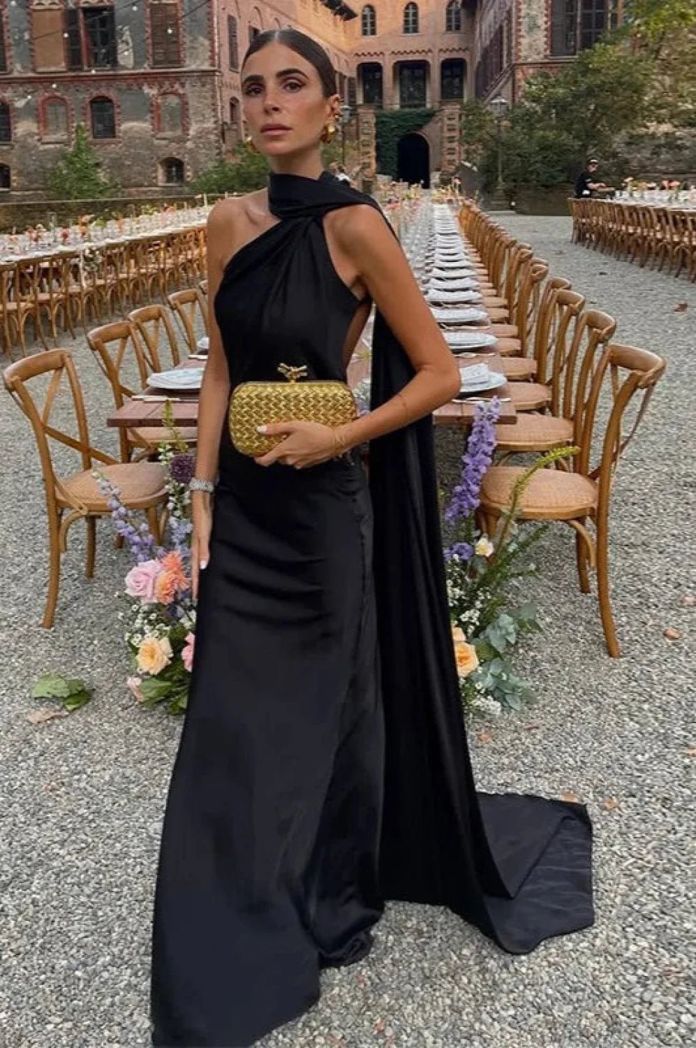 Mila satengkjole med halterneck