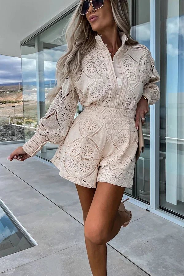 Natalie matchende sett med brodert blondespets