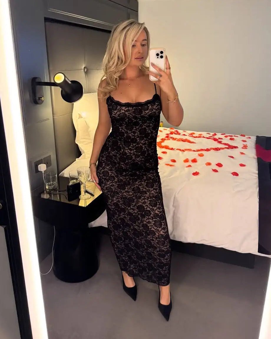 Nina blondemaxikjole med bare skuldre