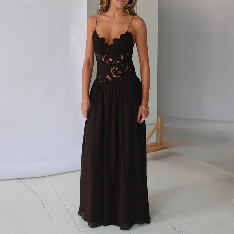 Orla blondekjole i mesh med halterneck