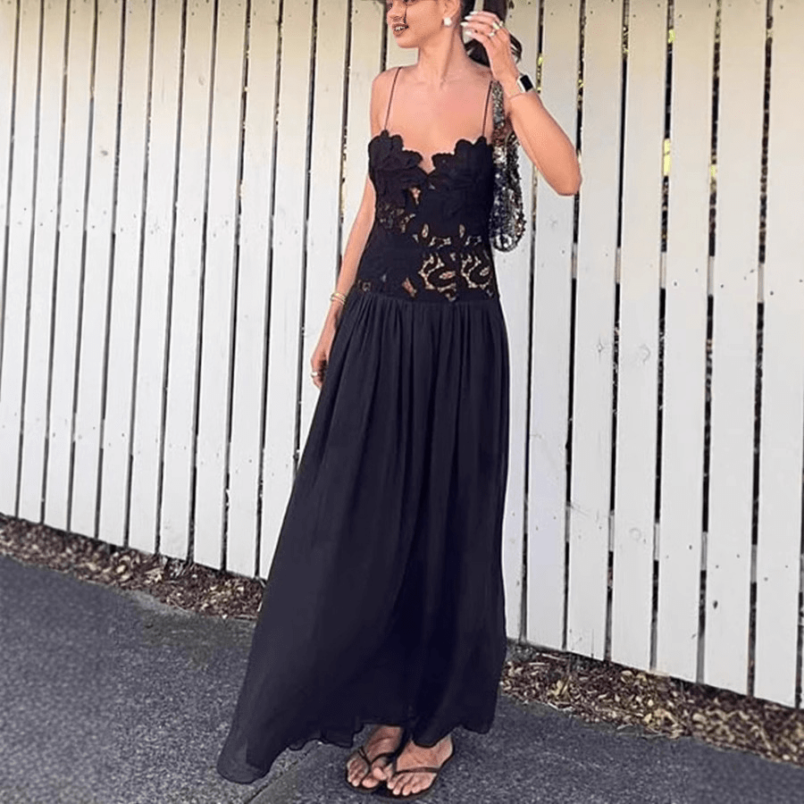 Orla blondekjole i mesh med halterneck