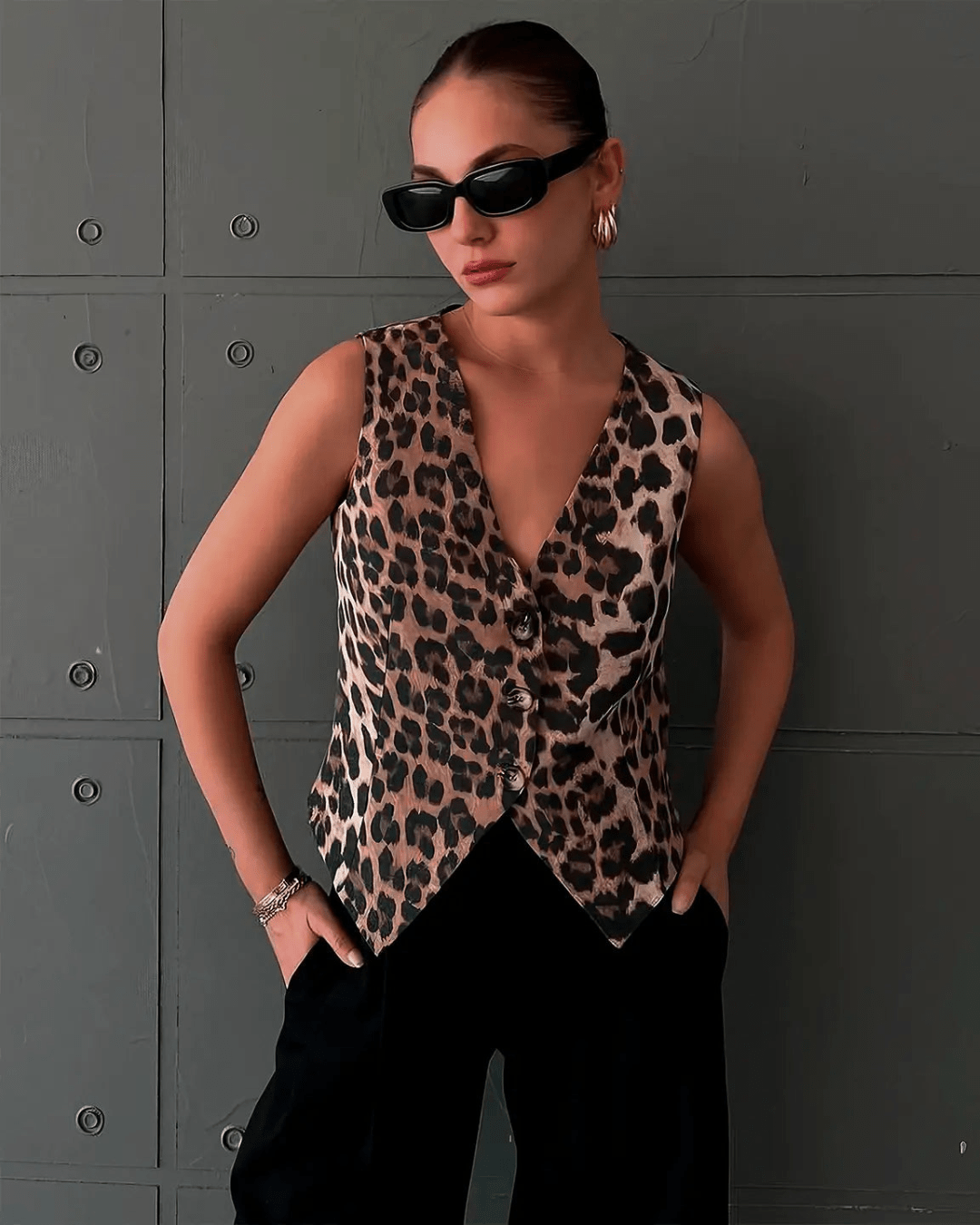 Pilar vest med leopardmønster