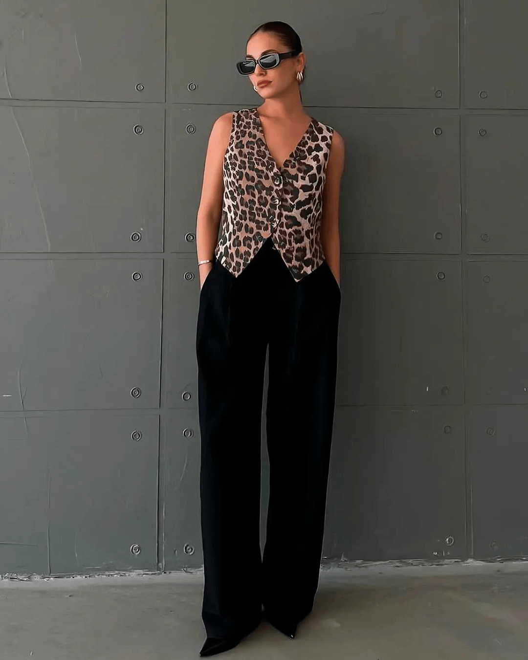 Pilar vest med leopardmønster