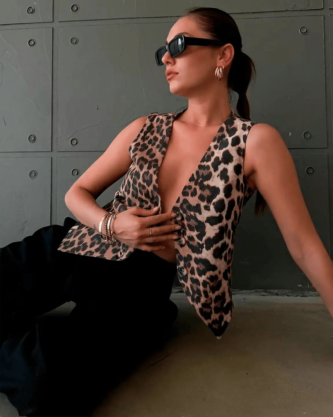Pilar vest med leopardmønster