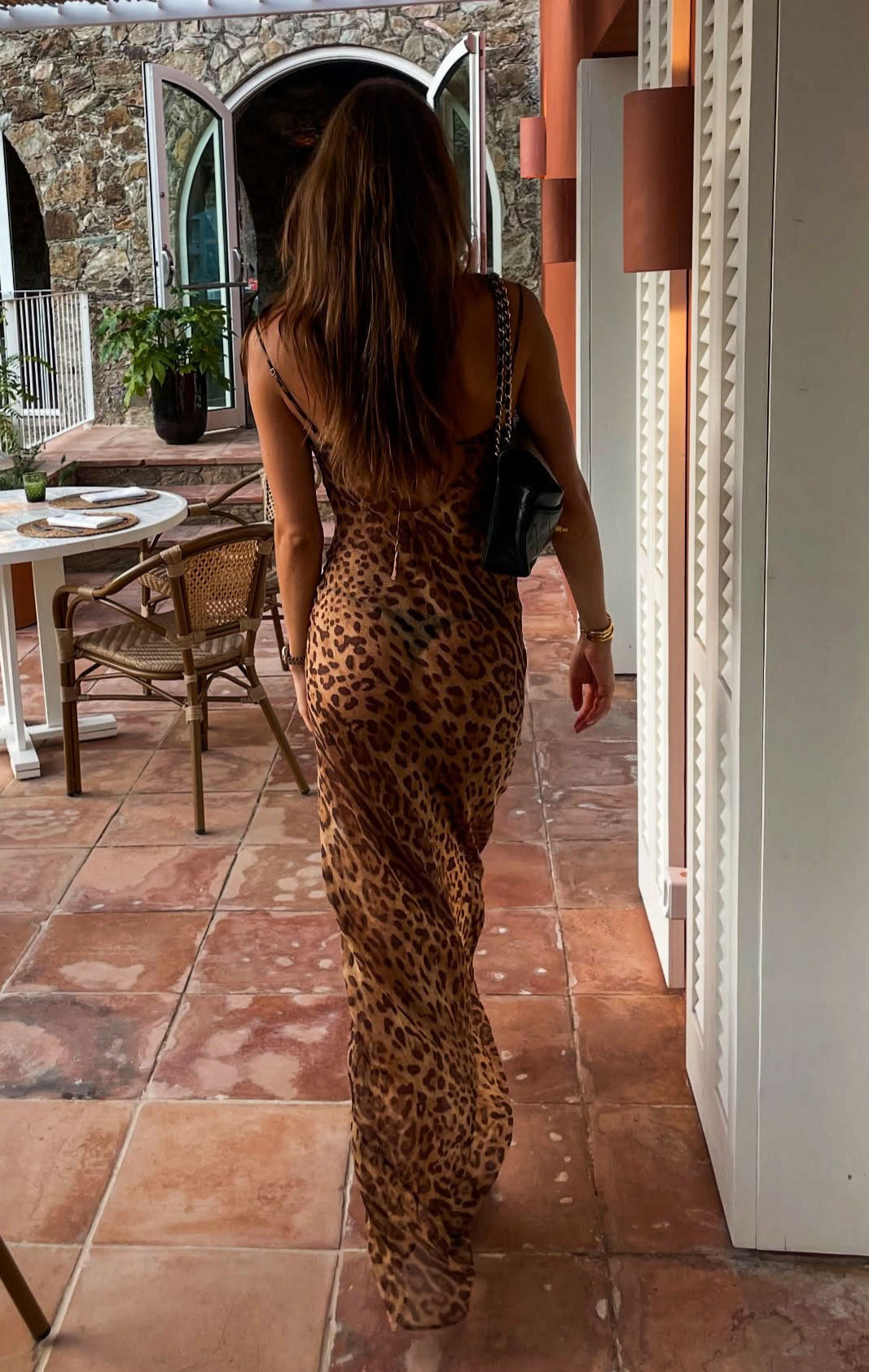 Rocio gjennomsiktig maxikjole med leopardmønster og camisole-design