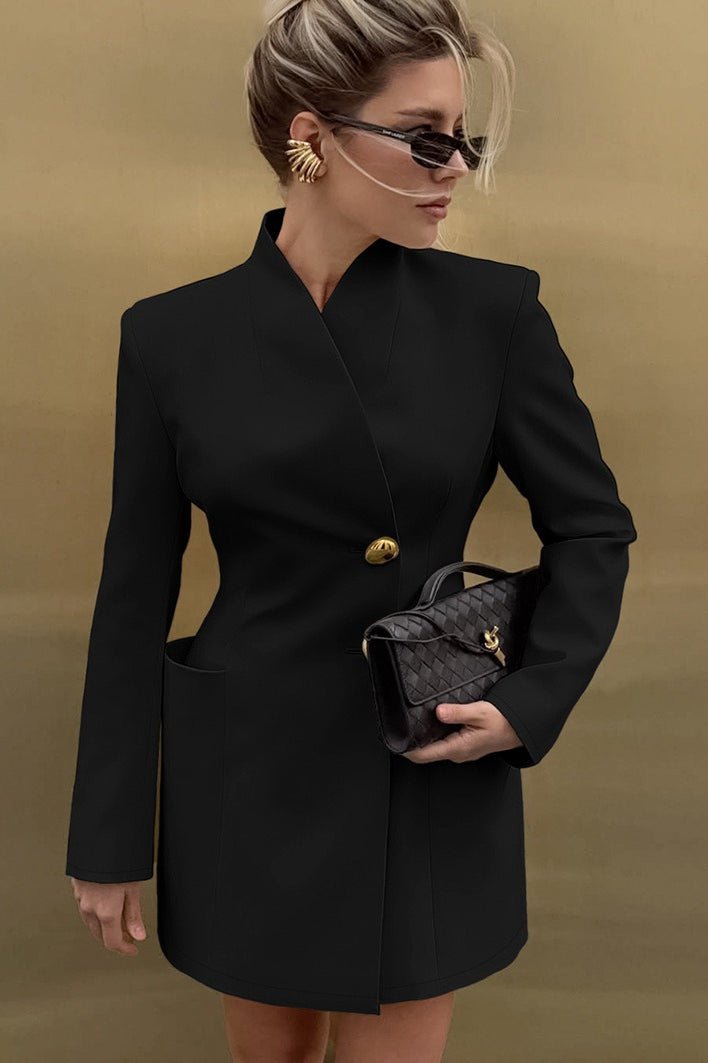 Saskia figursydd blazer med V-hals og innsvinget midje