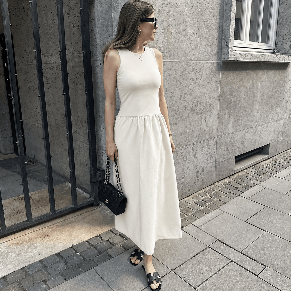 Shirley ermeløs sommerkjole
