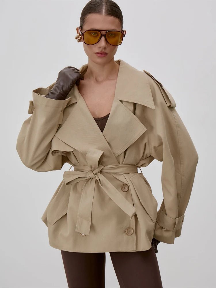 Sonia trenchcoat med snøring og ståkrage