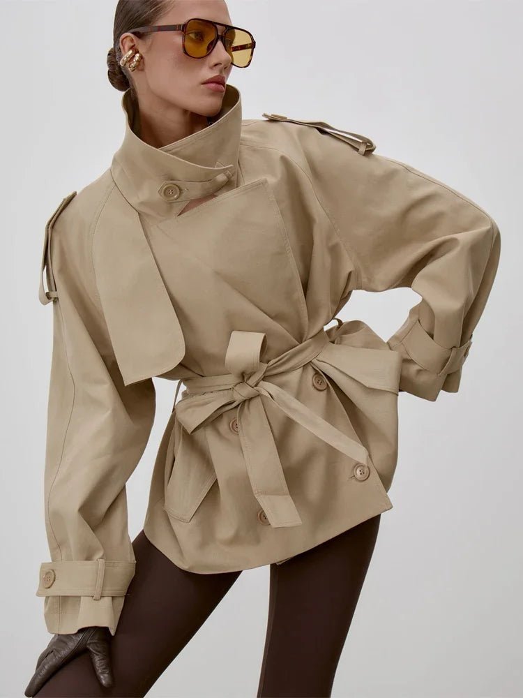 Sonia trenchcoat med snøring og ståkrage