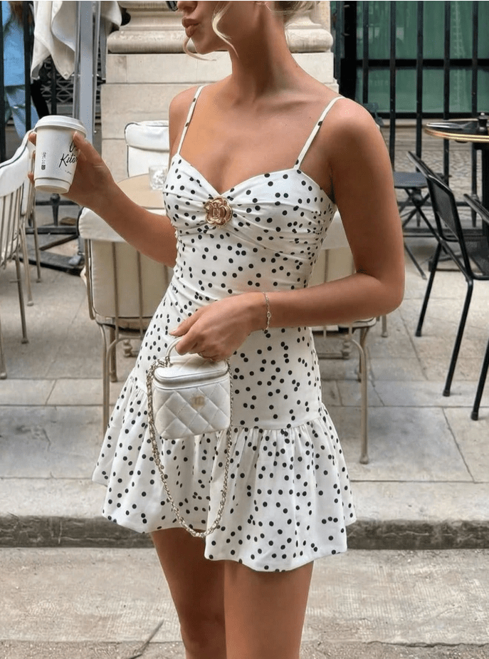 Sophia prikkete minikjole