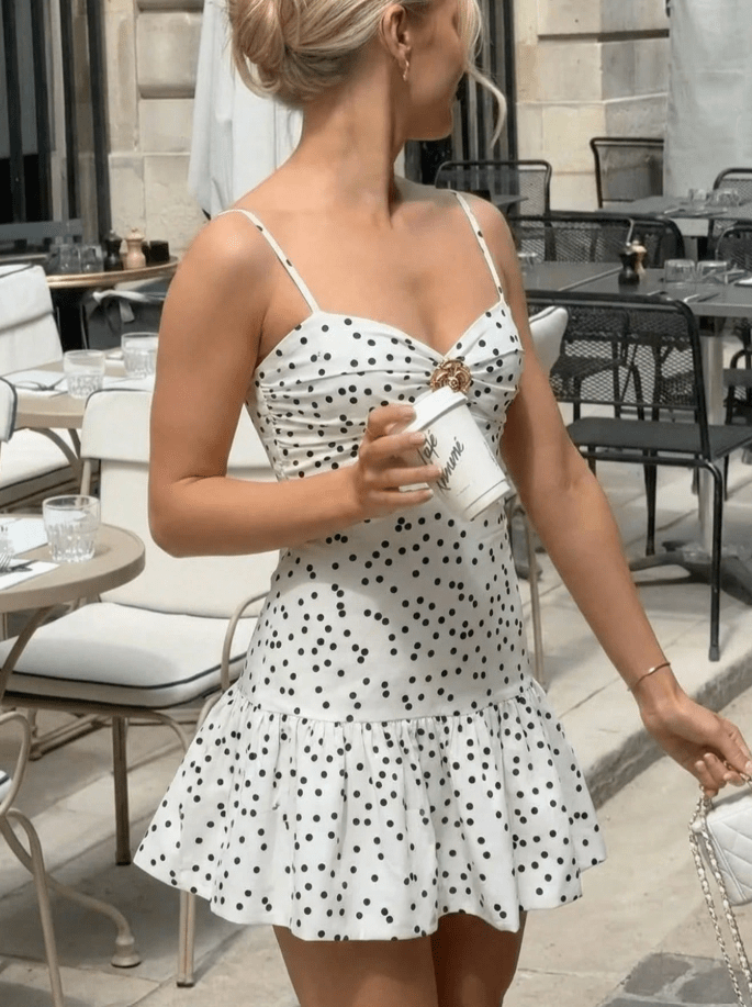 Sophia prikkete minikjole