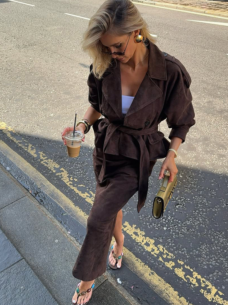 Dagny sett i semsket look med belte