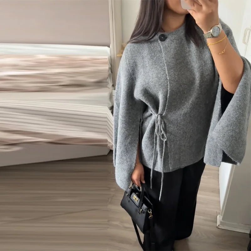 Suzette cardigan med splitt og flaggermusermer