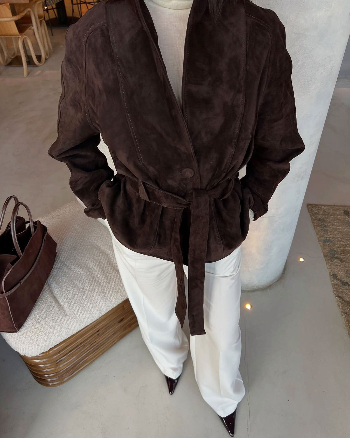 Teresa trenchcoat i semsket skinn med belte