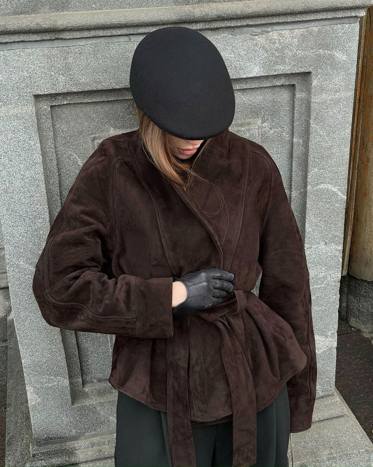 Teresa trenchcoat i semsket skinn med belte